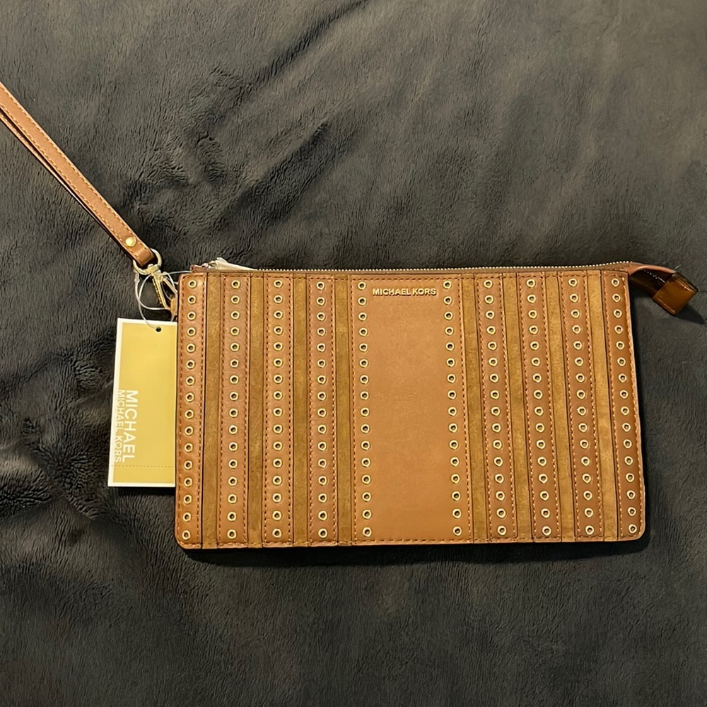 NWT Michael Kors Brooklyn Grommet Caramel Medium Leather Wristlet 32F6ABHW2S